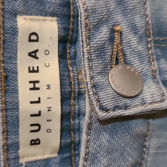 Bull Head Low Rise Skinniest Light Wash Light Distressed Size 28 - Picture 2 of 15